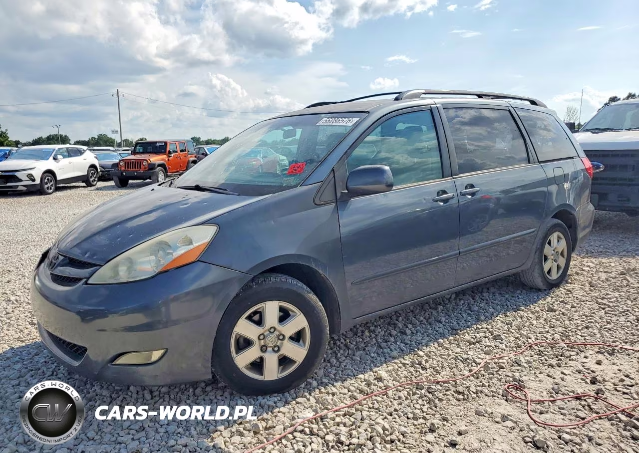 2010 Toyota Sienna Xle – zdjęcie 1 z 13