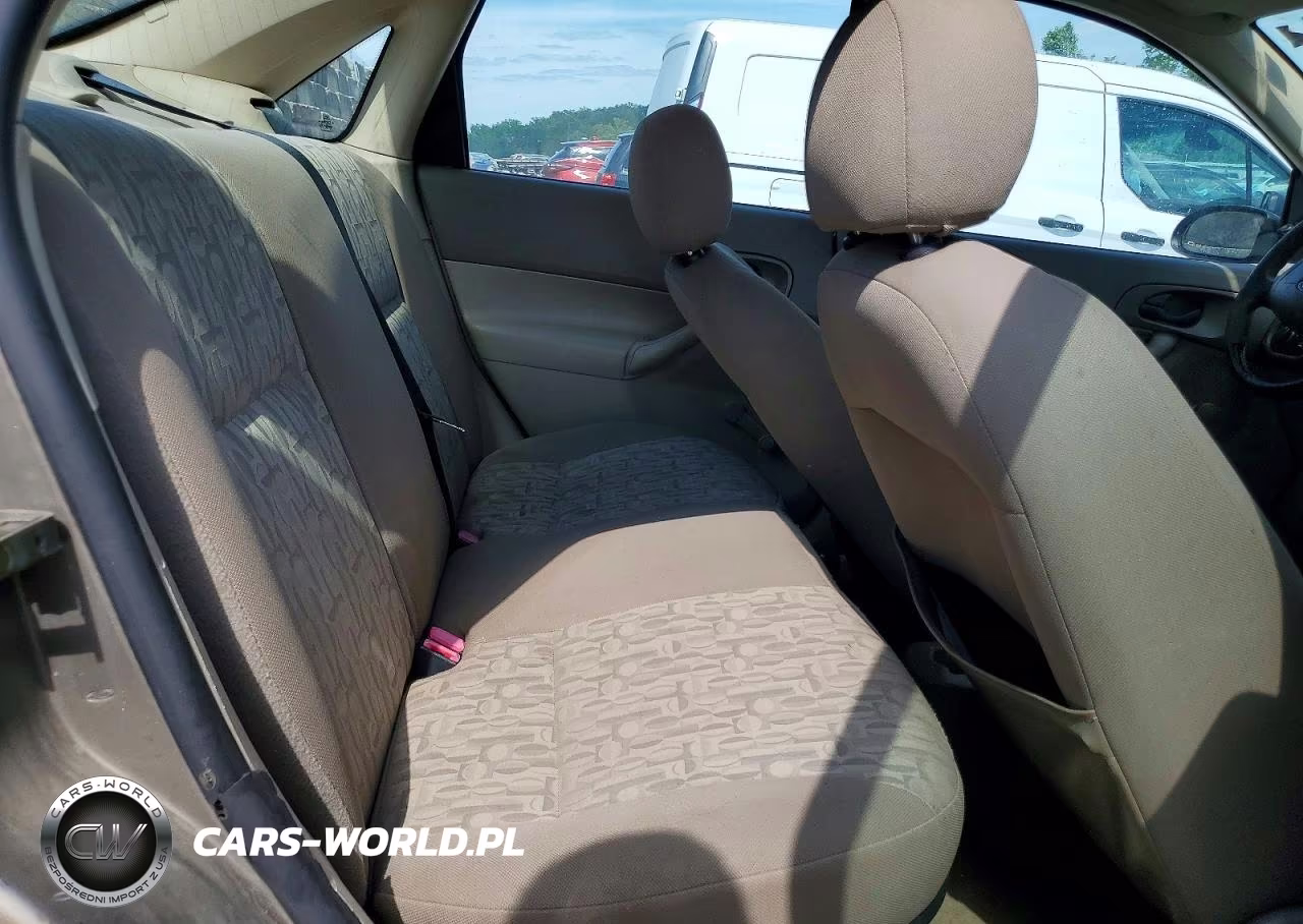 2005 Ford Focus Zx4 VIN:1FAFP34N55W118942 - 10