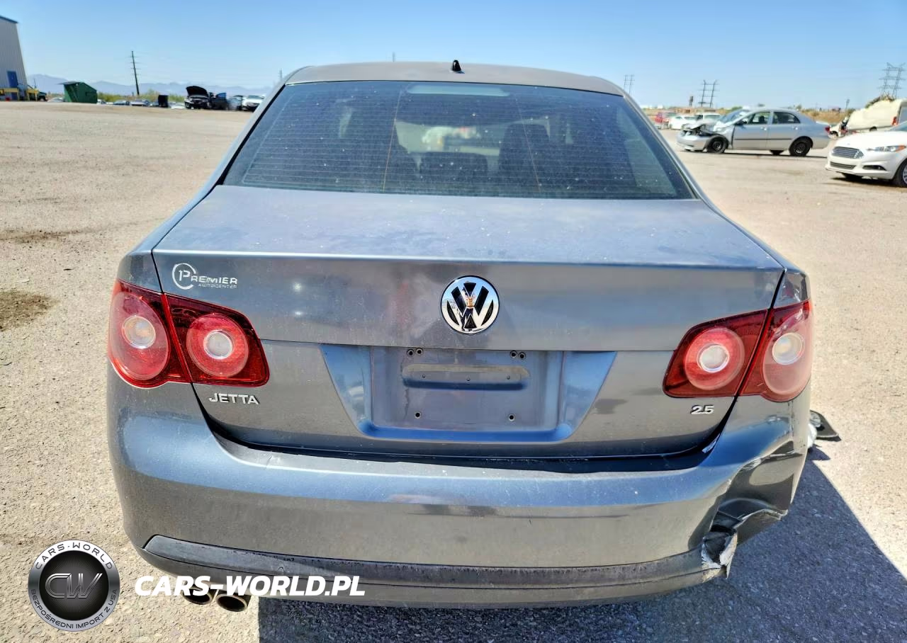 2010 Volkswagen Jetta S VIN:3VWJX7AJ9AM079955 - 6
