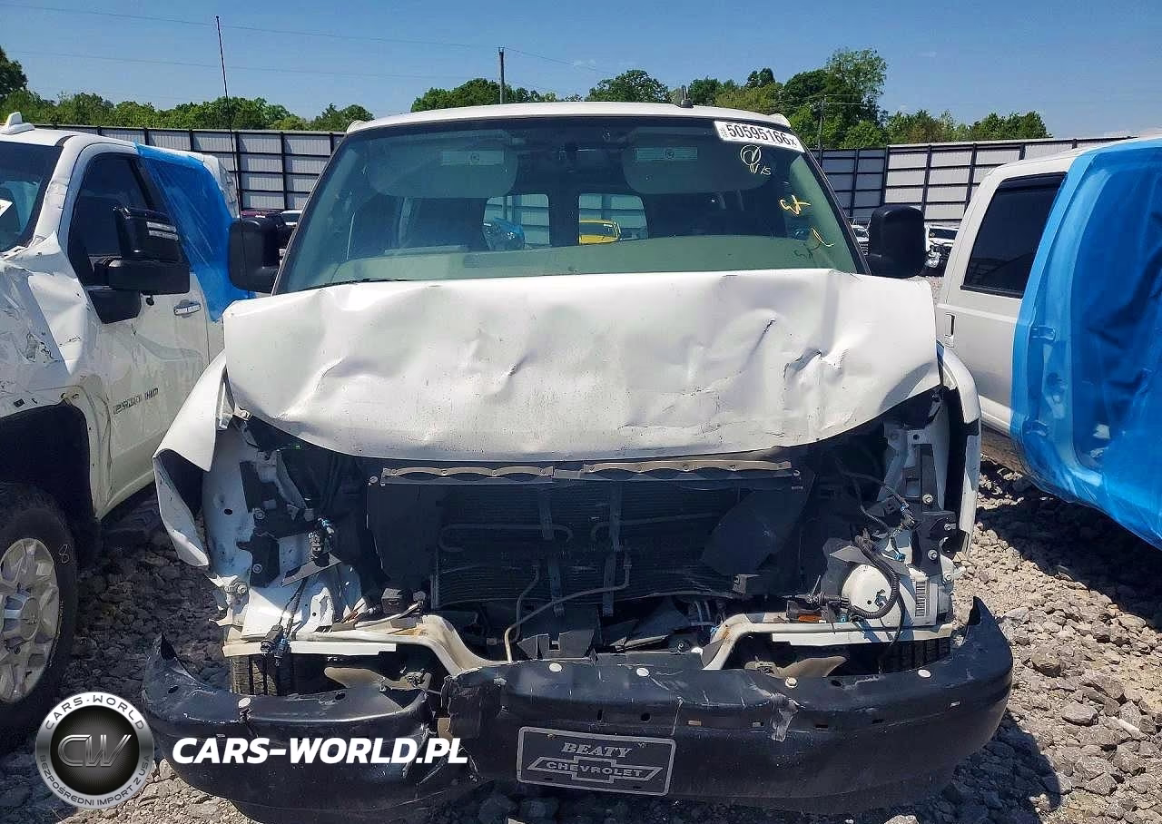 2018 Chevrolet Express 2500 Cargo Delivery Van VIN:1GCWGAFG1J1339572 - 5