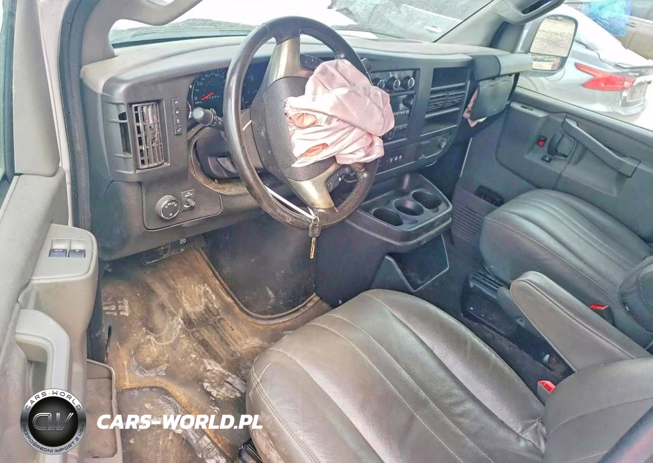 2018 Chevrolet Express 2500 Cargo Delivery Van VIN:1GCWGAFG1J1339572 - 8