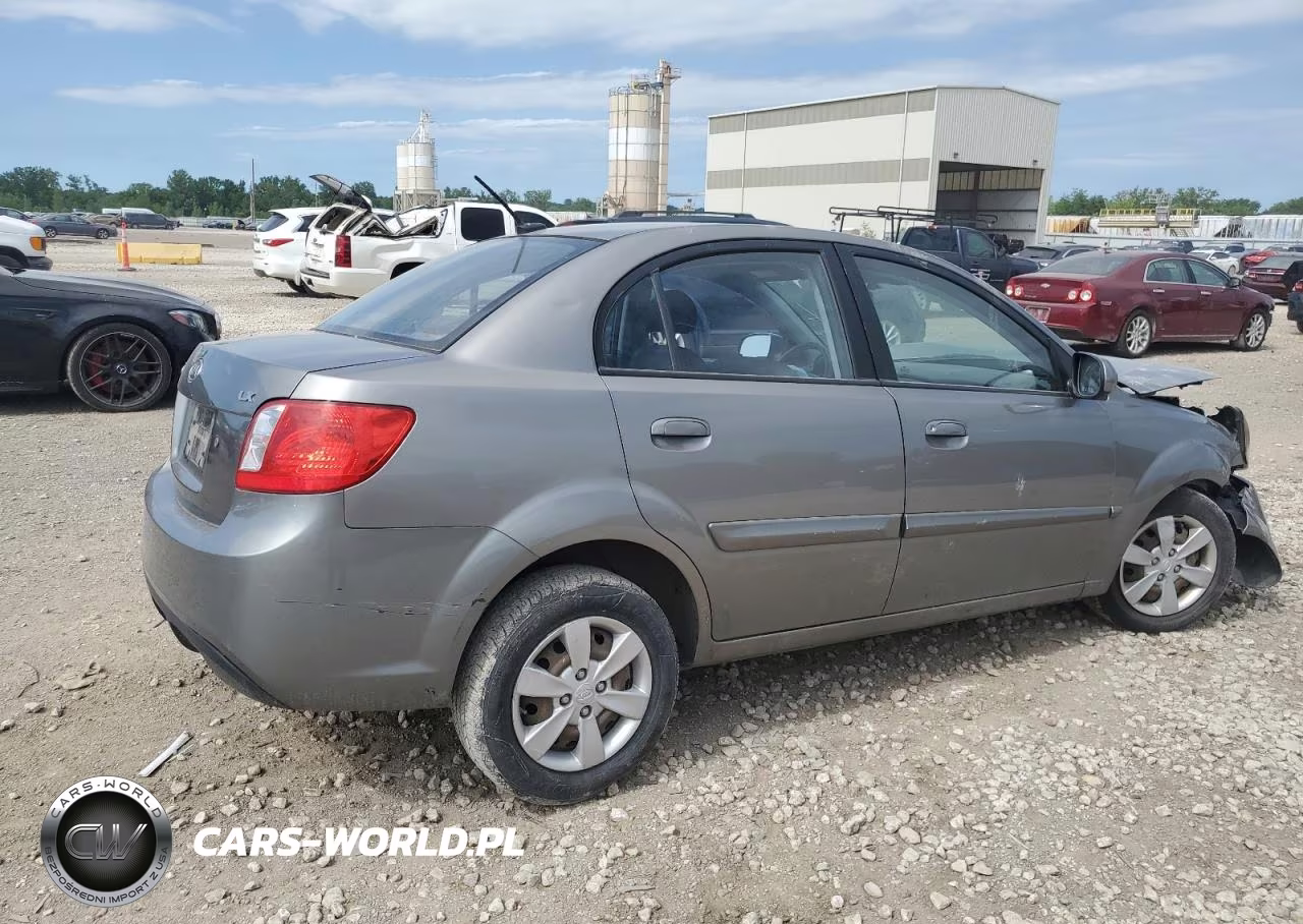 KIA RIO LX VIN:KNADH4A36A6629770 - 3