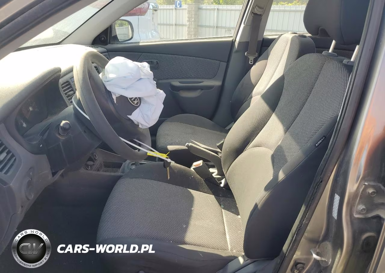 KIA RIO LX VIN:KNADH4A36A6629770 - 7