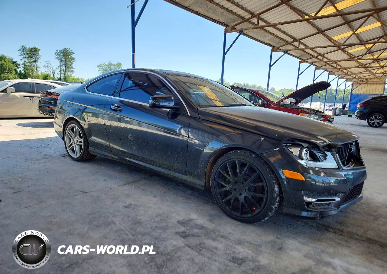 2013 Mercedes-Benz C 350 VIN:WDDGJ5HB9DG082828 - 4