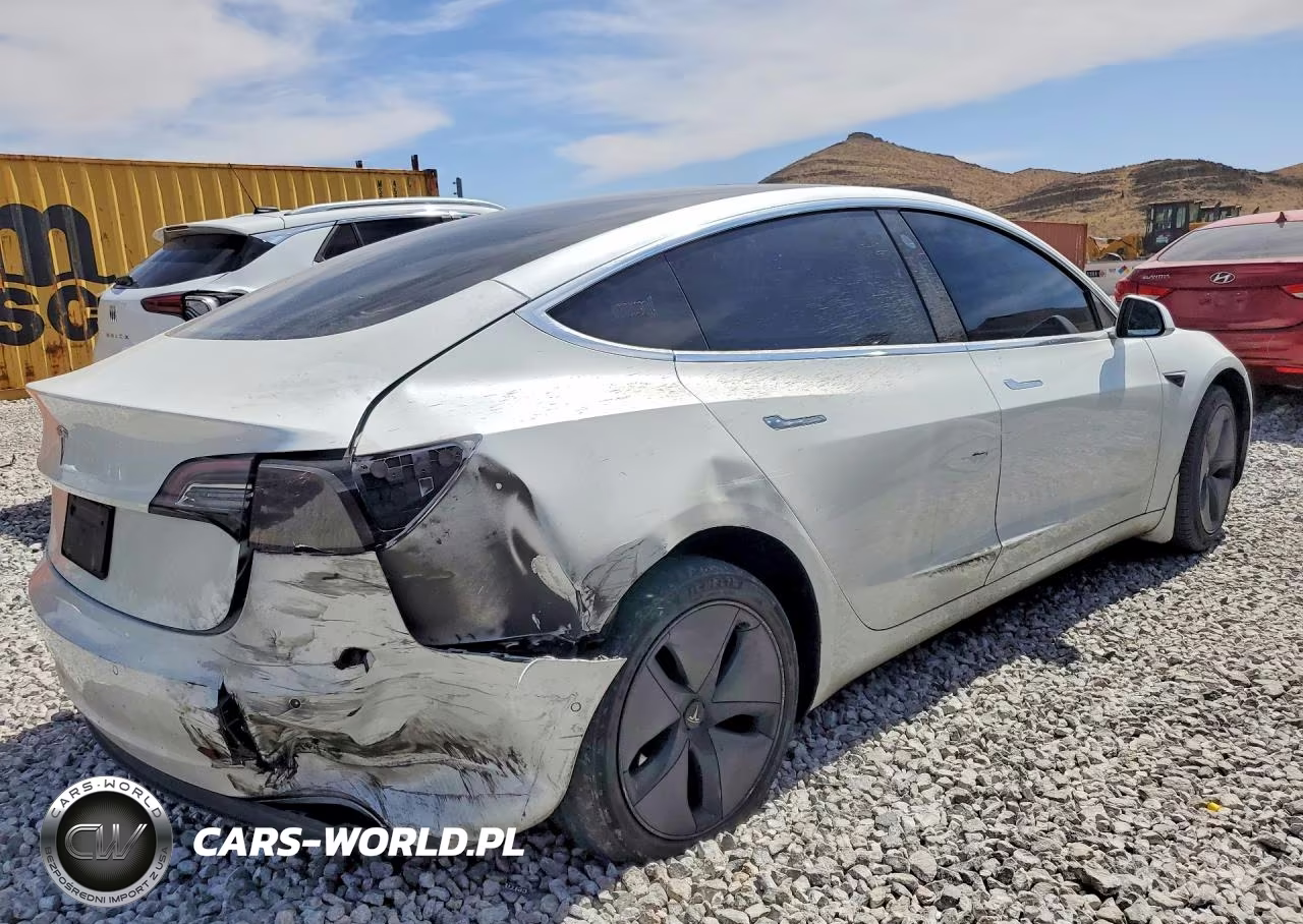 2020 Tesla Model 3 VIN:5YJ3E1EA4LF631524 - 3