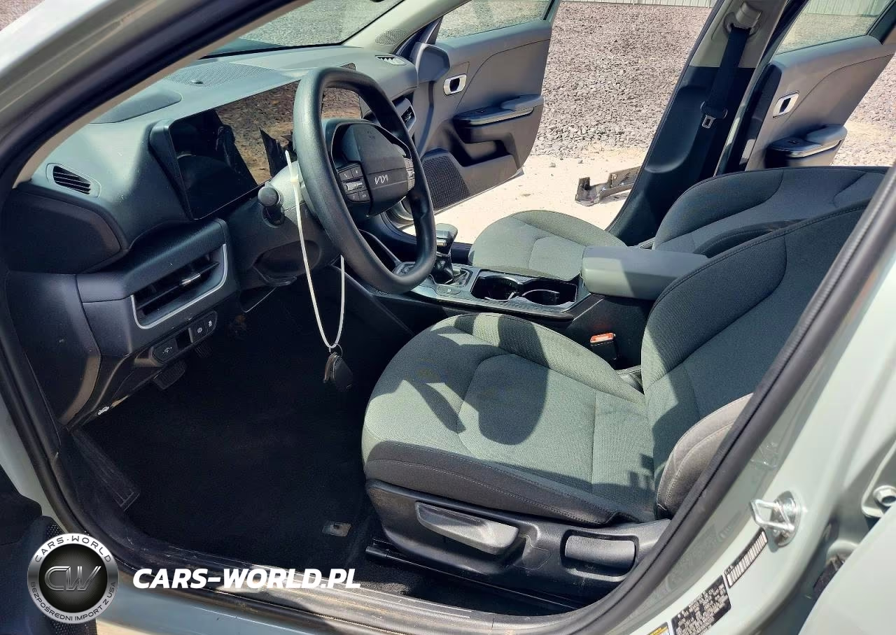 2025 Kia K4 Lxs VIN:3KPFT4DE9SE042255 - 7