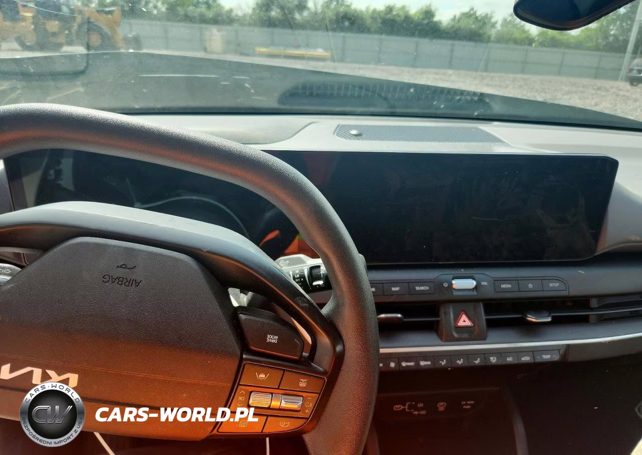 2025 Kia K4 Lxs VIN:3KPFT4DE9SE042255 - 9