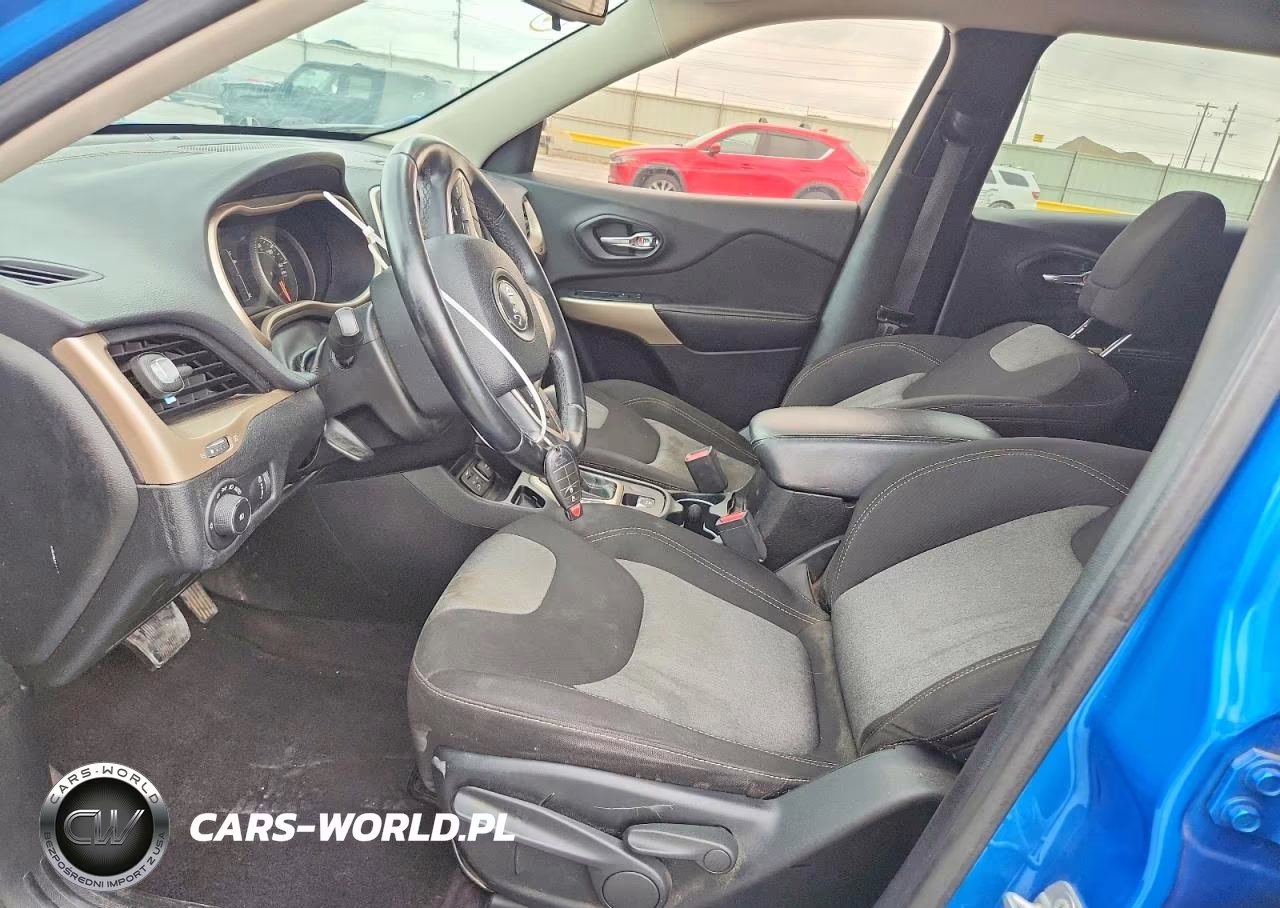 2018 Jeep Cherokee Latitude VIN:1C4PJLCB9JD620480 - 7