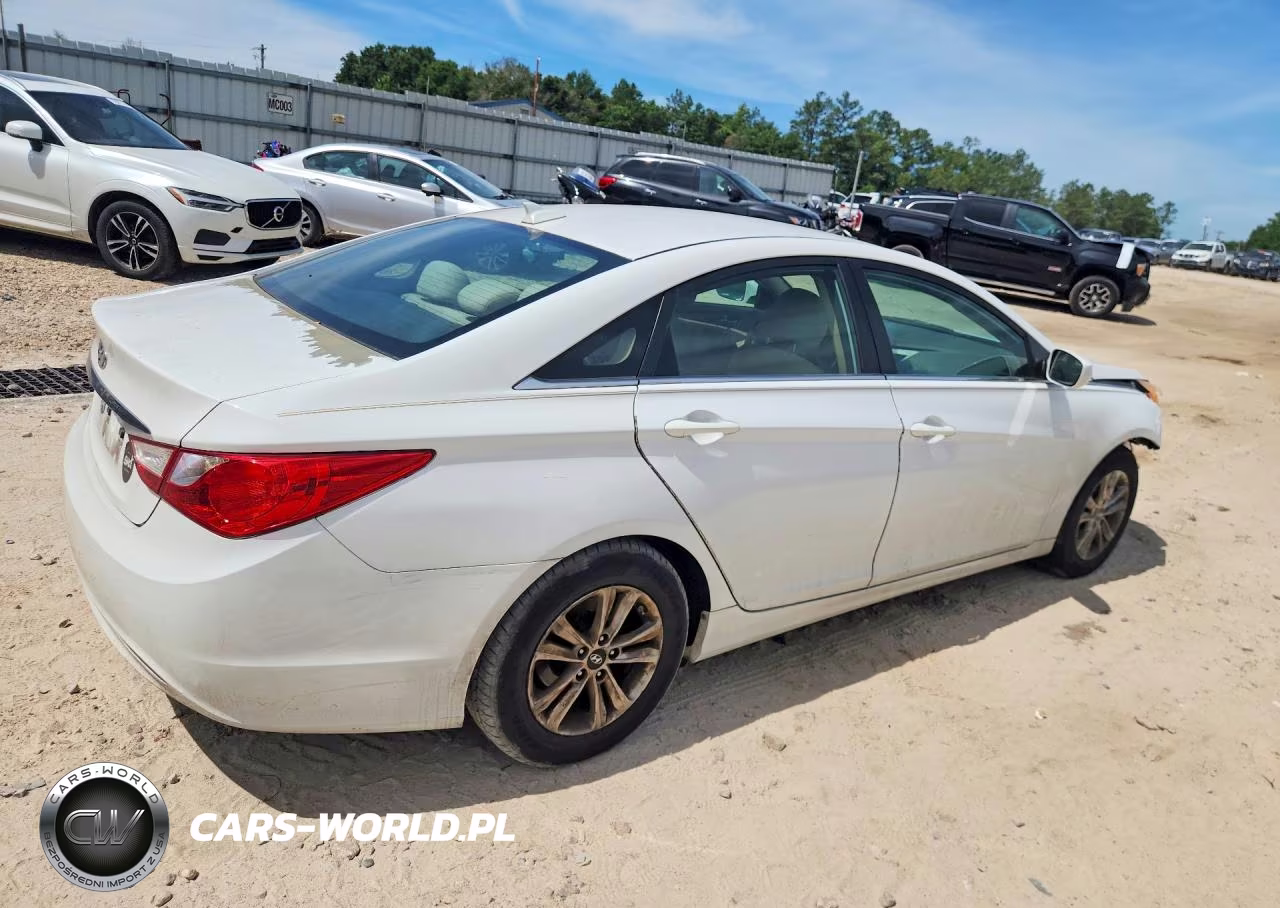2013 Hyundai Sonata Gls VIN:5NPEB4AC4DH767889 - 3
