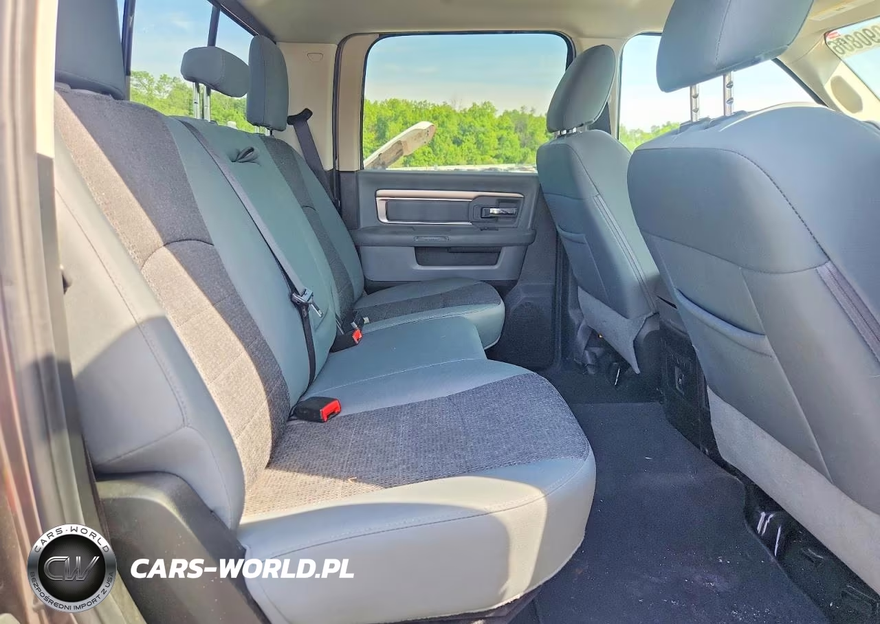 2018 Ram 1500 Slt VIN:3C6RR7LT3JG266435 - 10