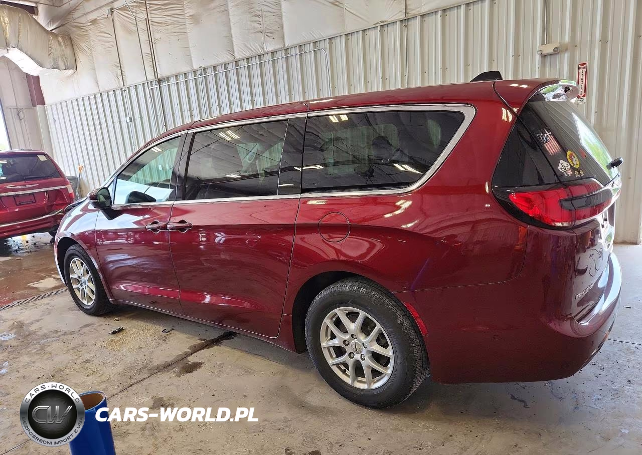 2023 Chrysler Pacifica Touring L VIN:2C4RC1BG0PR526983 - 2