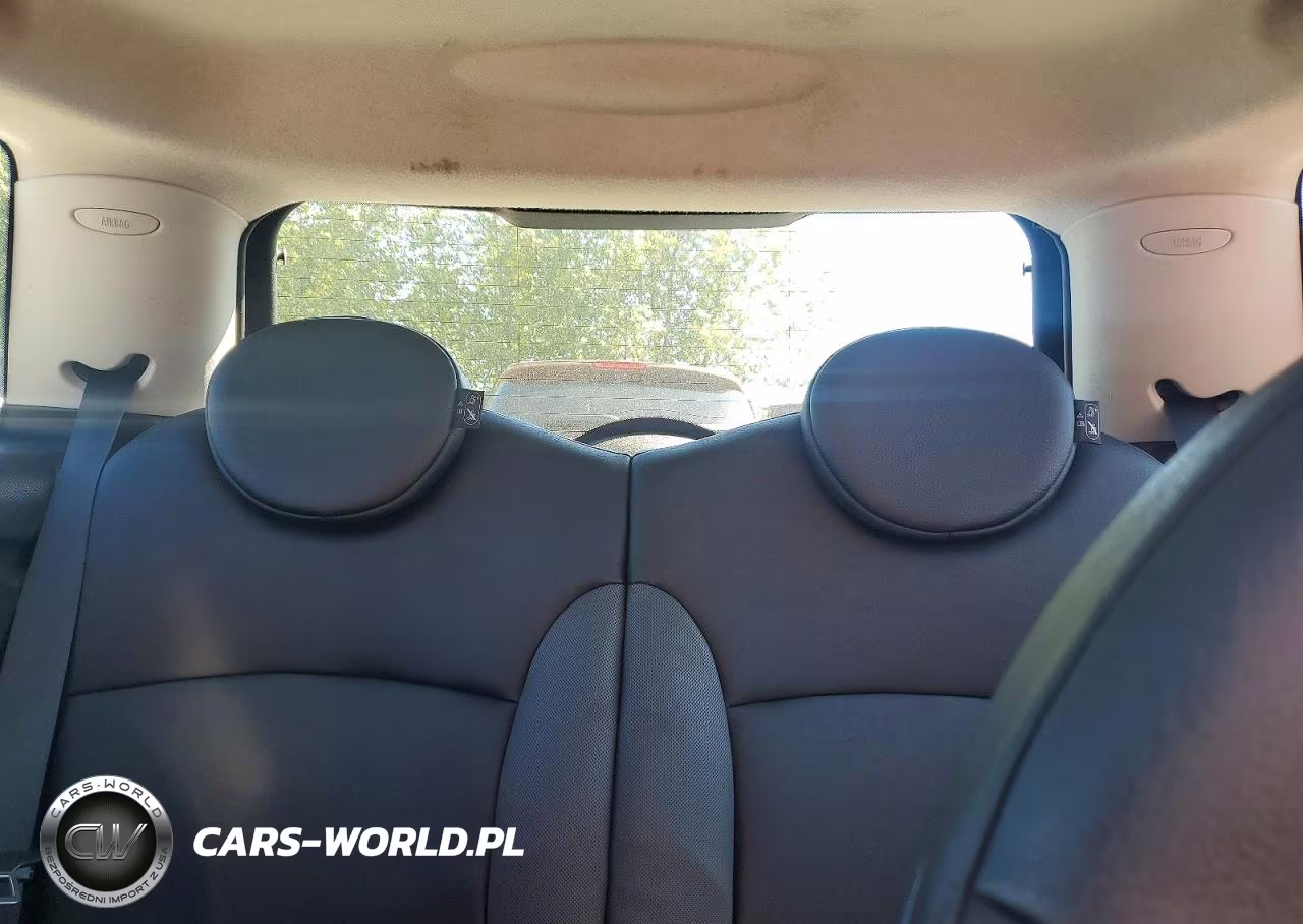 2007 Mini Cooper VIN:WMWMF33537TU62387 - 10