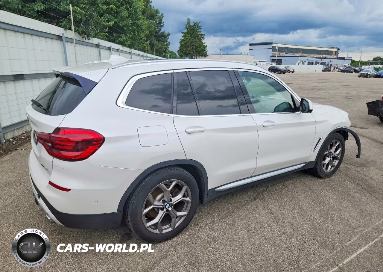 2021 BMW X3 xDrive30E VIN:5UXTS1C02M9H02476 - 3