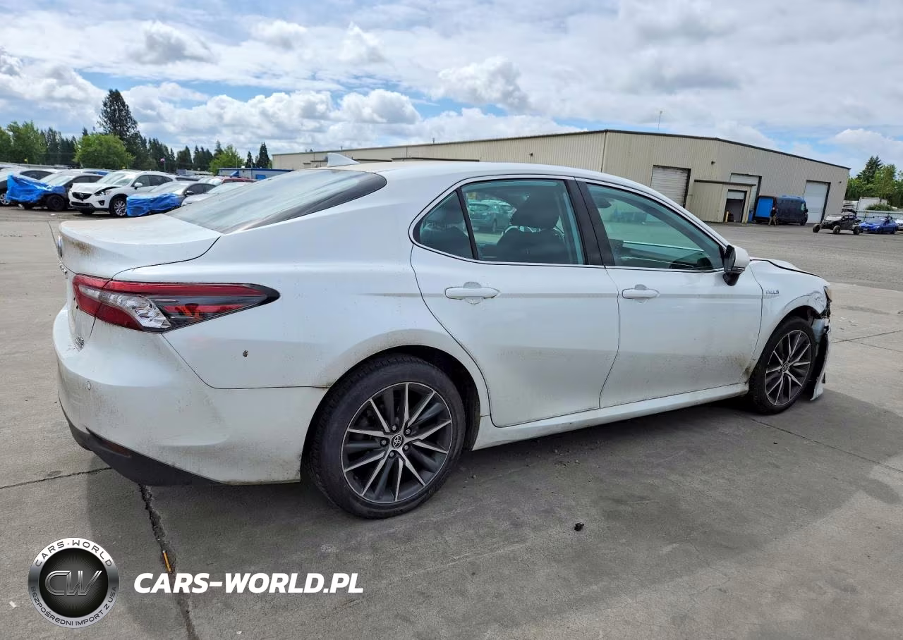 2021 Toyota Camry Xle VIN:4T1F31AK8MU553786 - 3