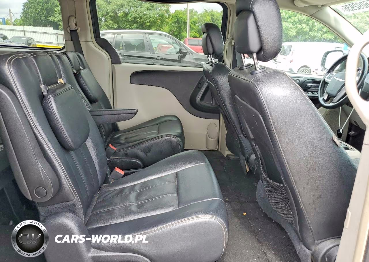 2016 Chrysler Town & Country Touring VIN:2C4RC1BG6GR298634 - 11