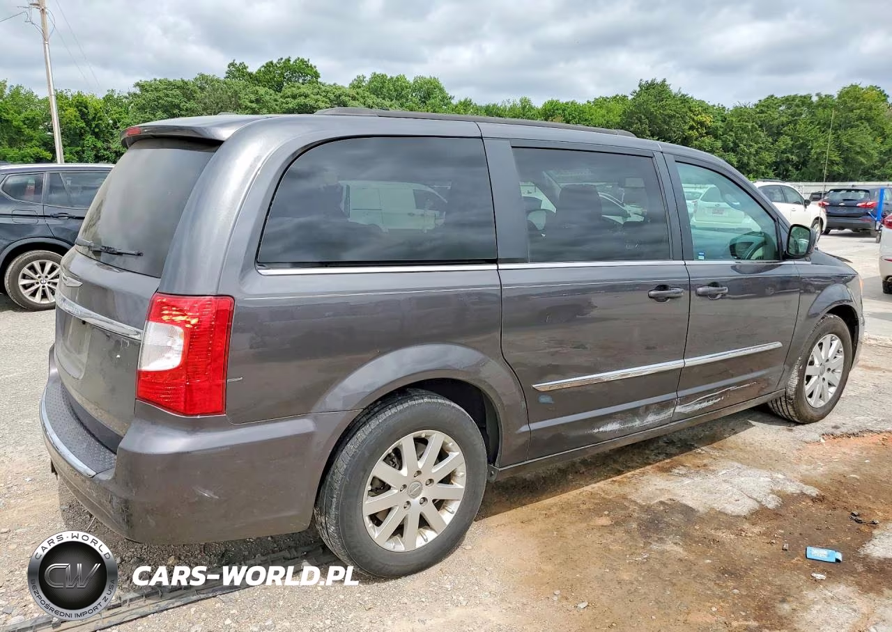 2016 Chrysler Town & Country Touring VIN:2C4RC1BG6GR298634 - 3