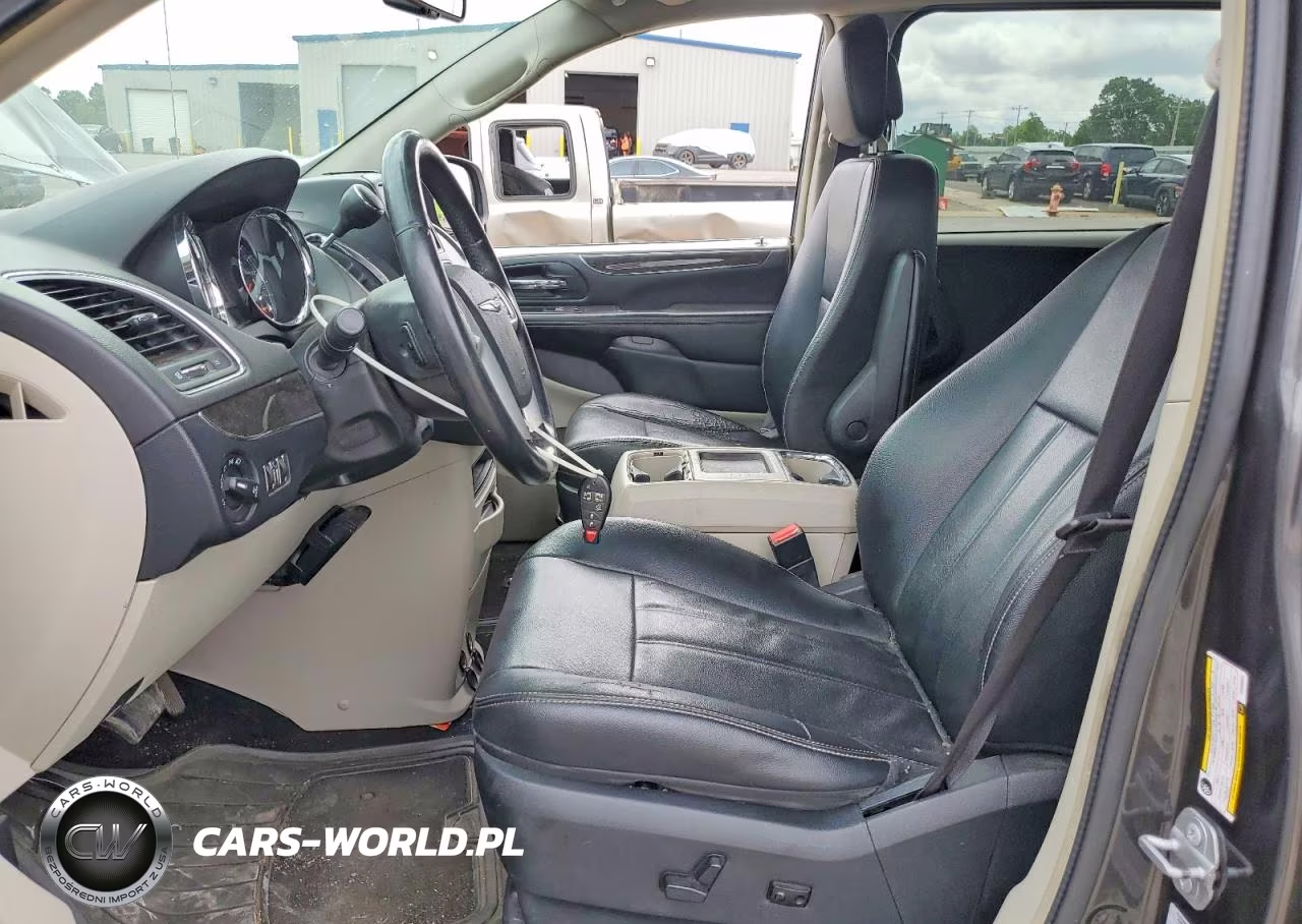 2016 Chrysler Town & Country Touring VIN:2C4RC1BG6GR298634 - 7