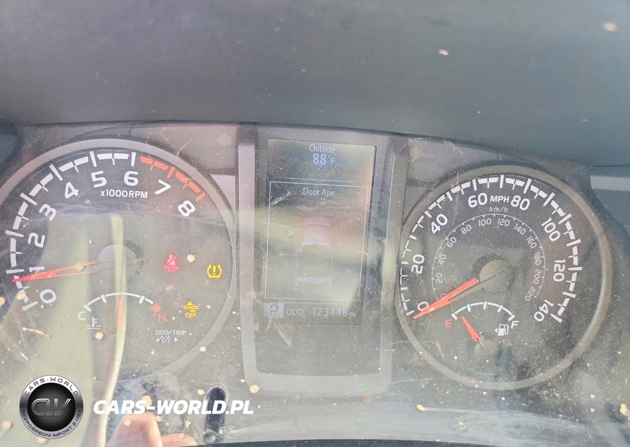 2020 Toyota Tacoma Sr V6 VIN:3TMCZ5AN3LM366238 - 9