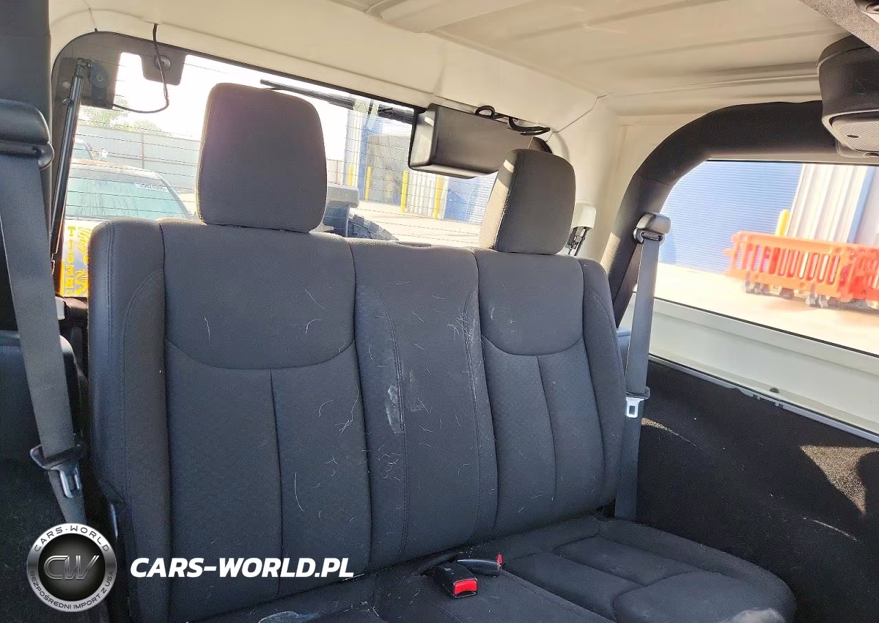 2015 Jeep Wrangler Sport VIN:1C4AJWAG8FL746235 - 10