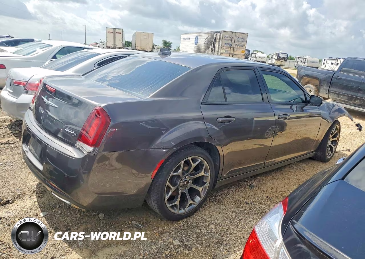 2015 Chrysler 300 S VIN:2C3CCABG0FH808281 - 3