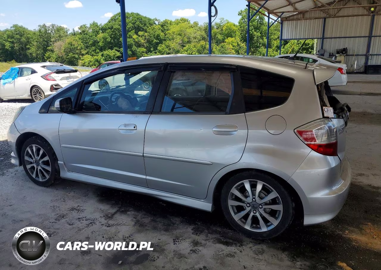 2013 Honda Fit Sport VIN:JHMGE8H52DC056605 - 2