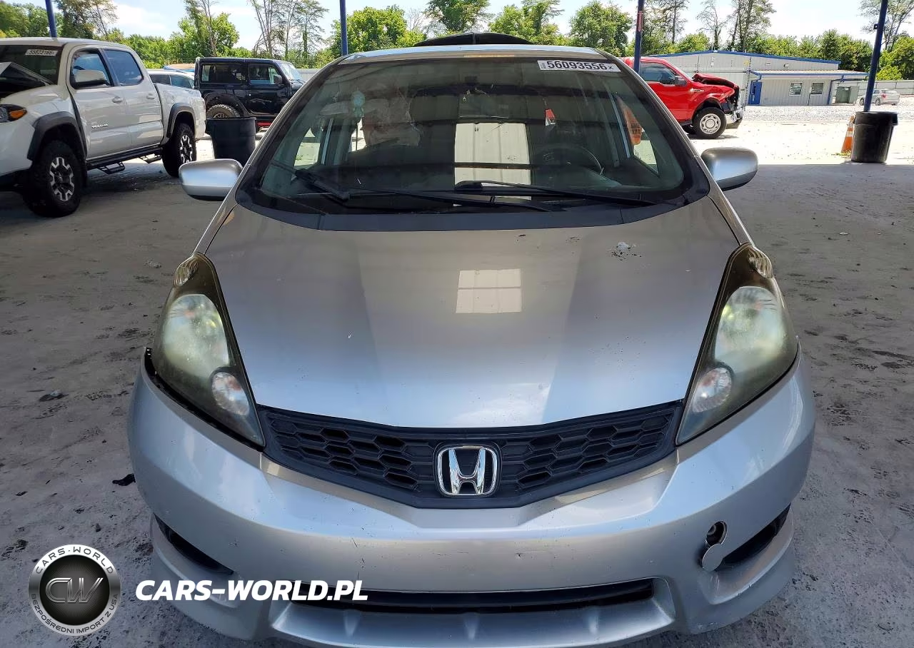 2013 Honda Fit Sport VIN:JHMGE8H52DC056605 - 5