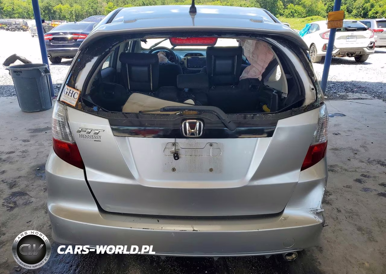 2013 Honda Fit Sport VIN:JHMGE8H52DC056605 - 6