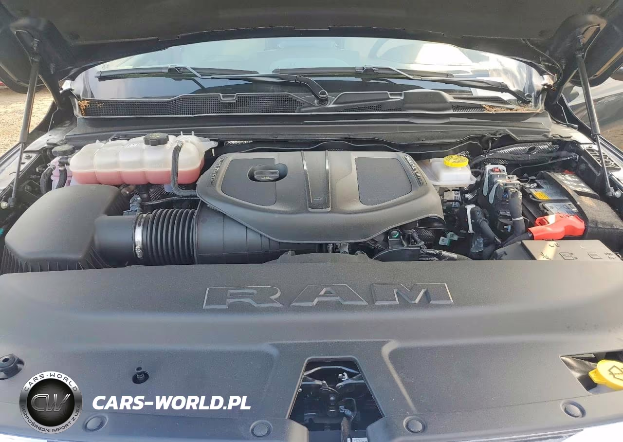 2026 Ram 1500 Laramie VIN:1C6SRFJP7TN171520 - 11