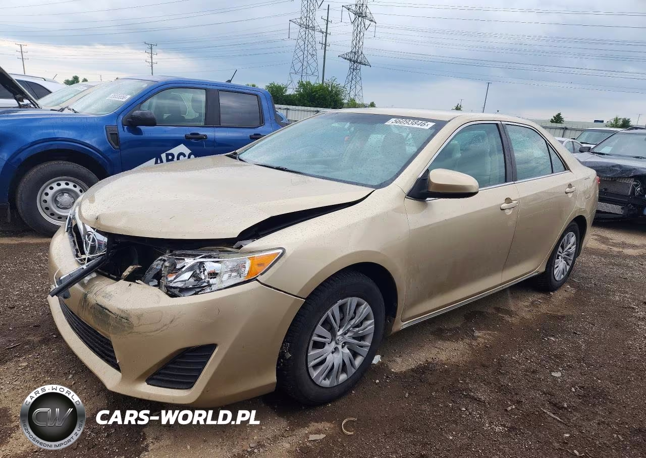 2012 Toyota Camry Le – zdjęcie 1 z 12