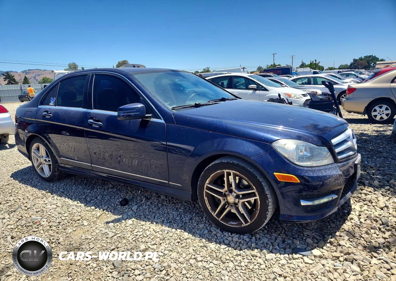 2013 Mercedes-Benz C 350 VIN:WDDGF5HB4DG105109 - 4