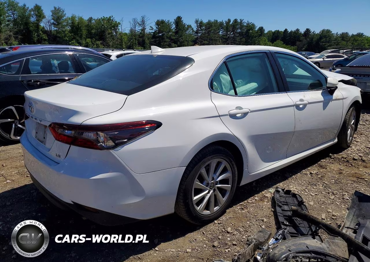 2021 Toyota Camry Le VIN:4T1C11AK4MU402985 - 3