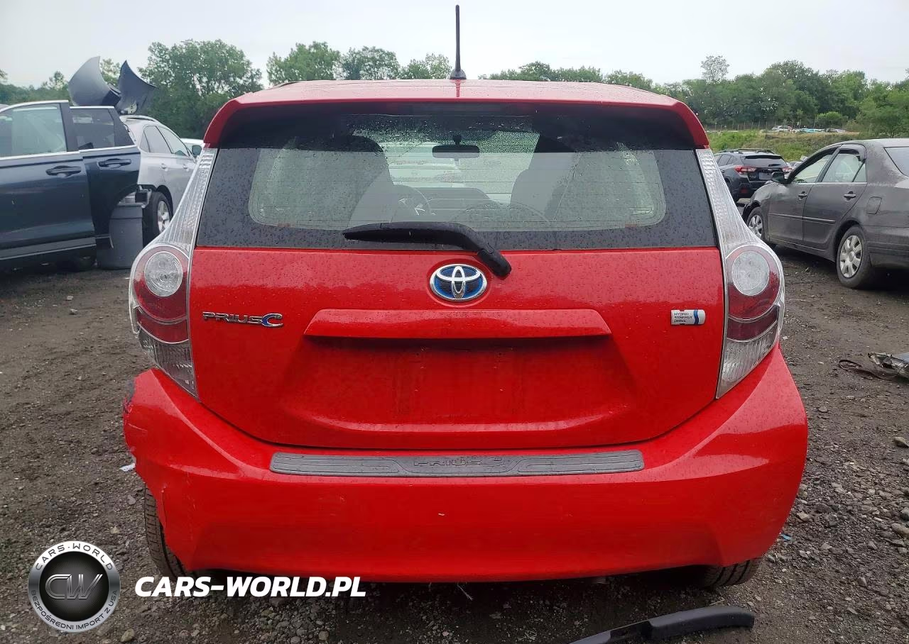 2013 Toyota Prius C Two VIN:JTDKDTB35D1040290 - 6
