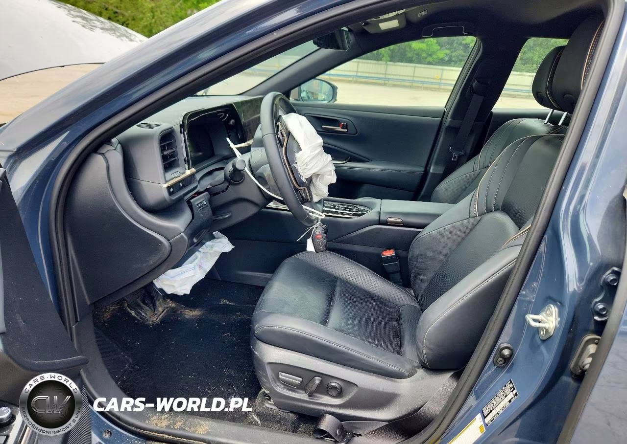 2025 Toyota Crown Xle VIN:JTDAAAAF0S3033785 - 7