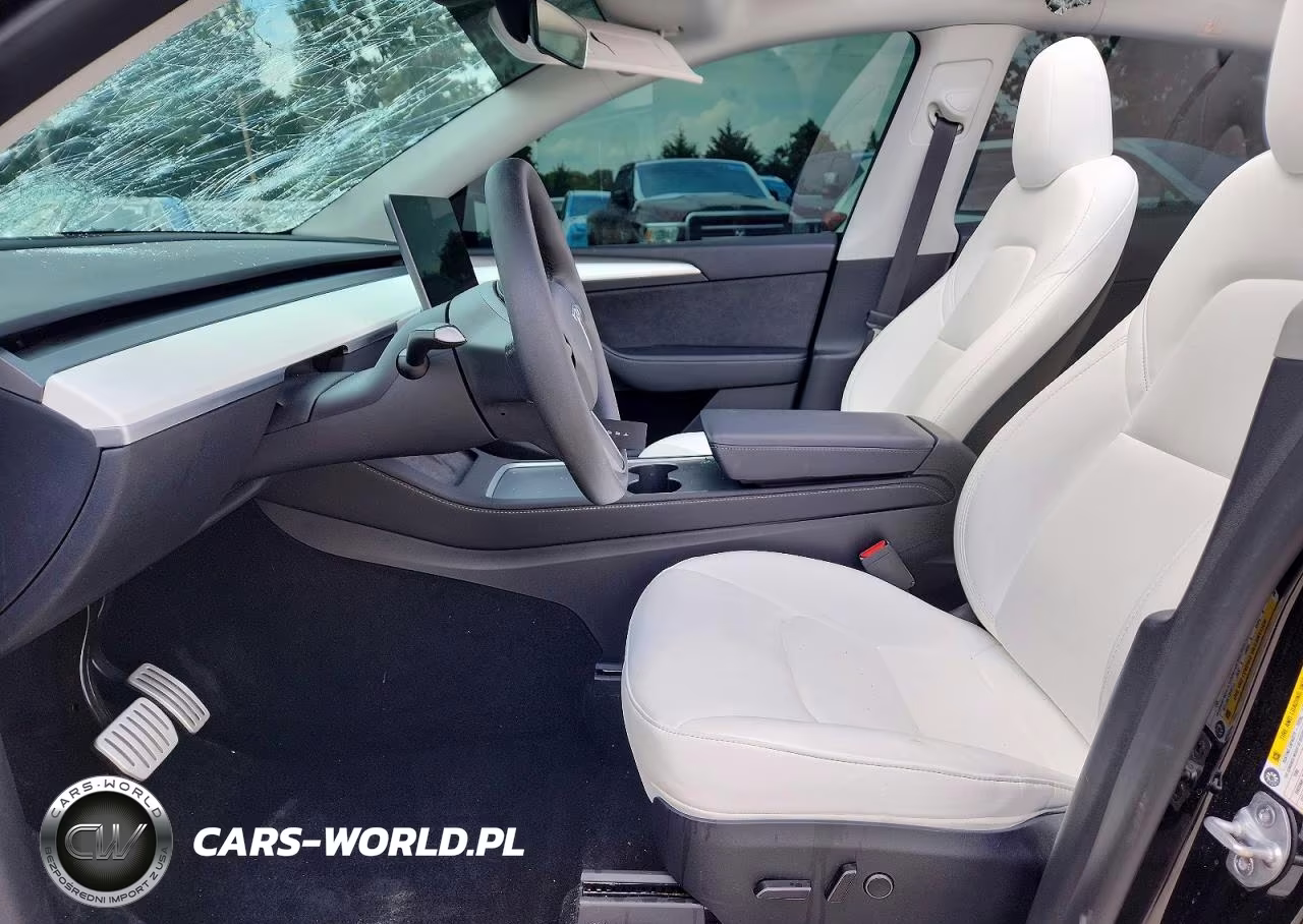 2023 Tesla Model Y VIN:7SAYGDEF7PF892359 - 7