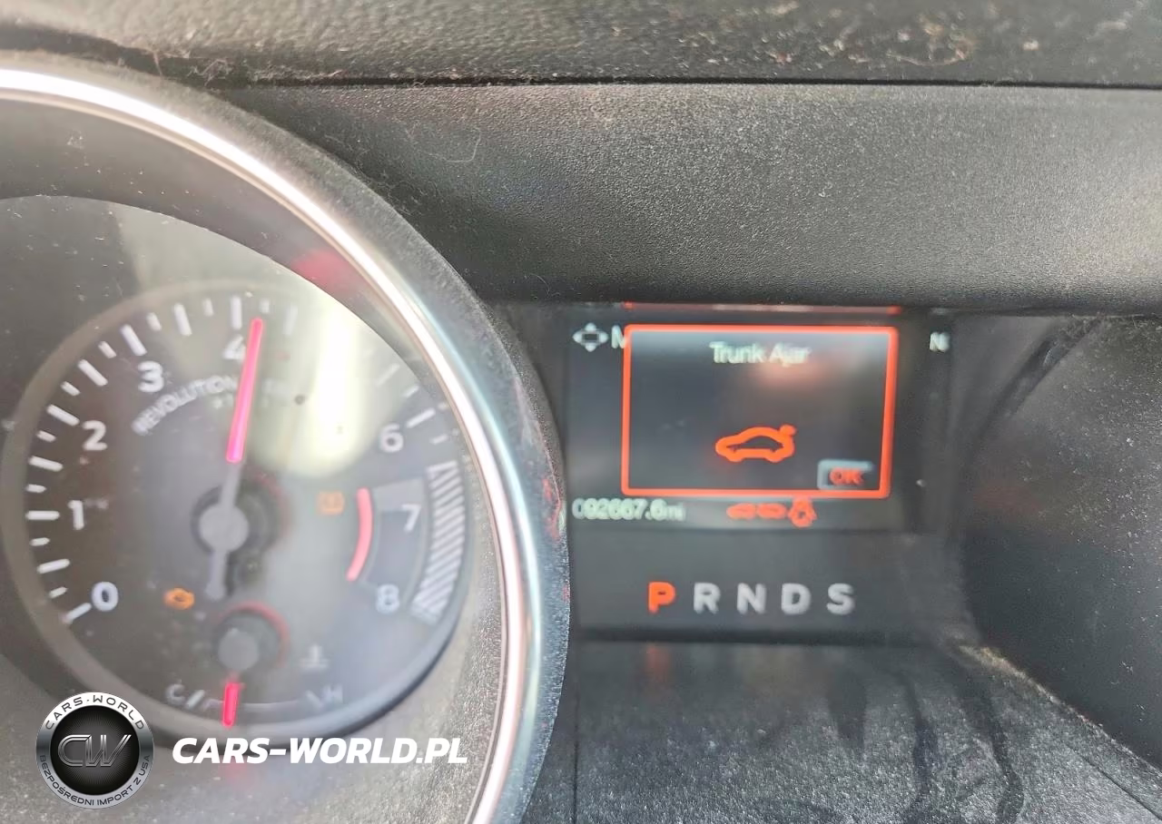 2020 Ford Mustang VIN:1FATP8UH5L5139755 - 9