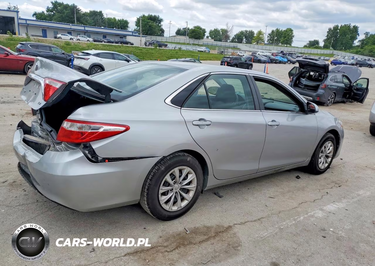 2017 Toyota Camry Le VIN:4T1BF1FK3HU620119 - 3