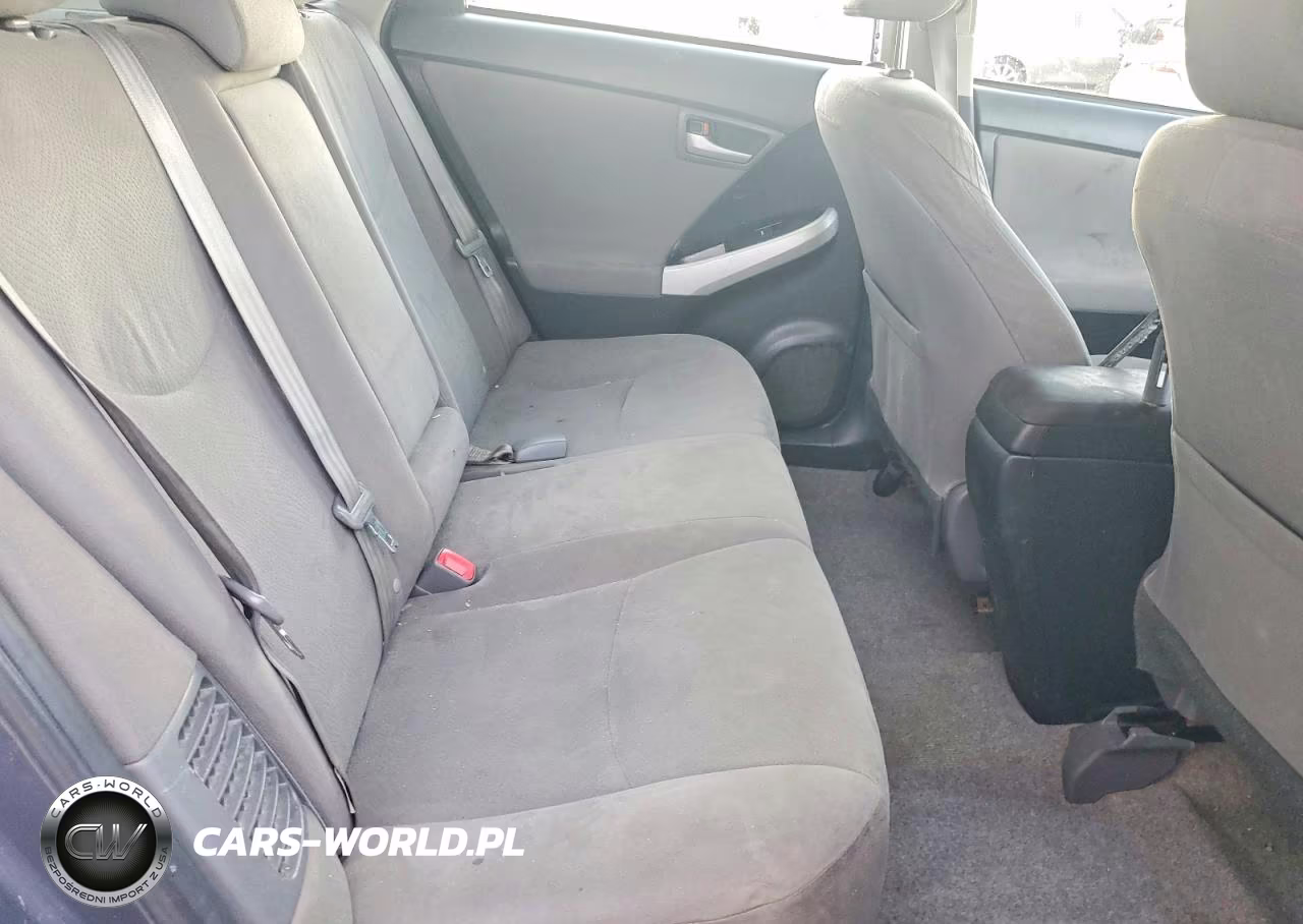 2015 Toyota Prius Two VIN:JTDKN3DU0F2001946 - 10