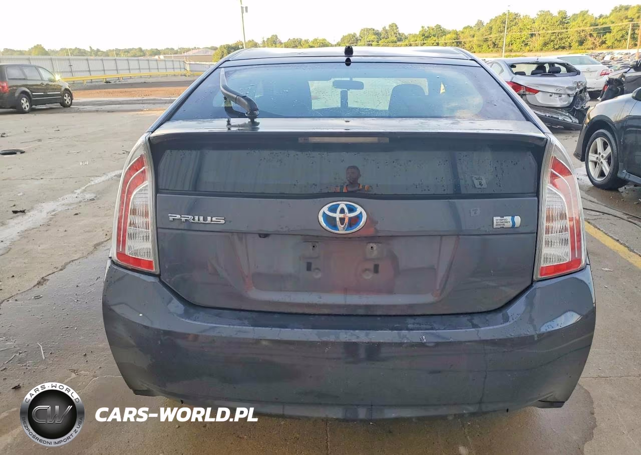 2015 Toyota Prius Two VIN:JTDKN3DU0F2001946 - 6