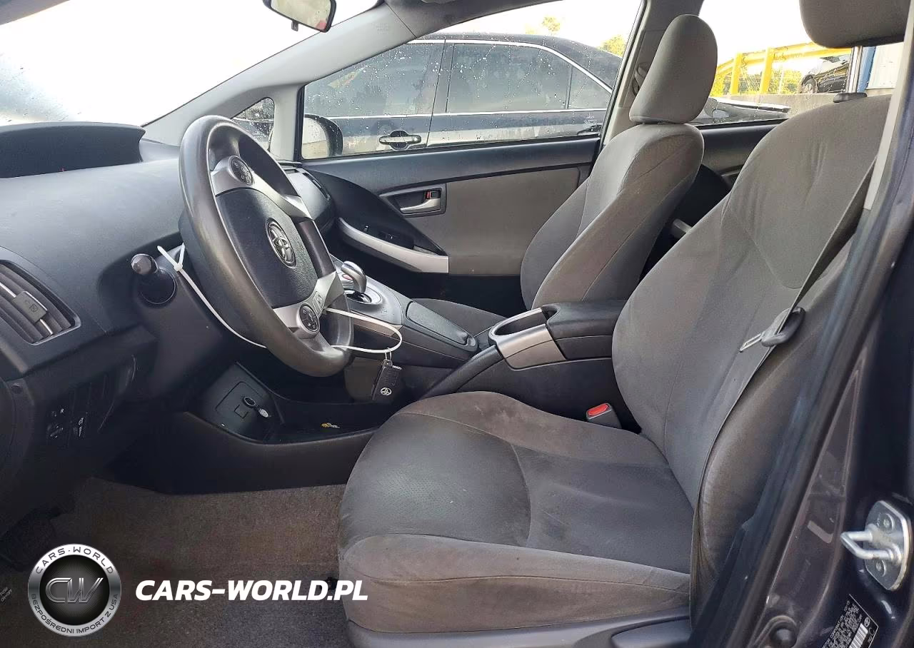 2015 Toyota Prius Two VIN:JTDKN3DU0F2001946 - 7