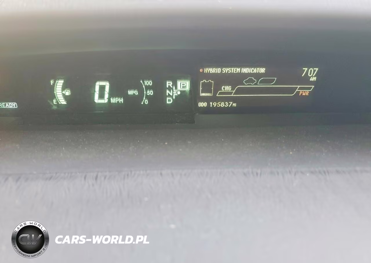 2015 Toyota Prius Two VIN:JTDKN3DU0F2001946 - 9
