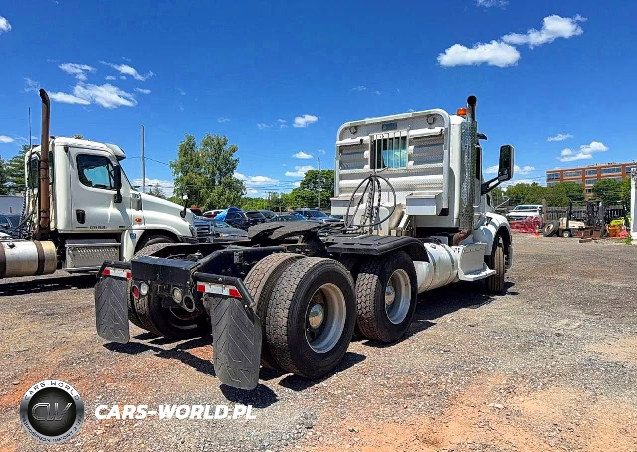 2014 Peterbilt 579 VIN:1XPBDP9X3ED250479 - 4