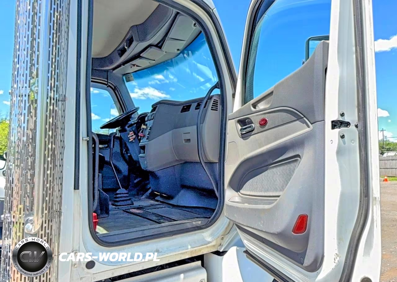 2014 Peterbilt 579 VIN:1XPBDP9X3ED250479 - 9