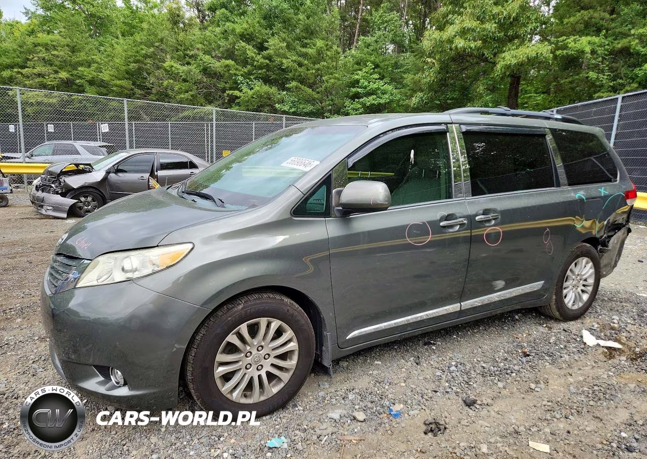 2013 Toyota Sienna Xle 8-Passenger – zdjęcie 1 z 13