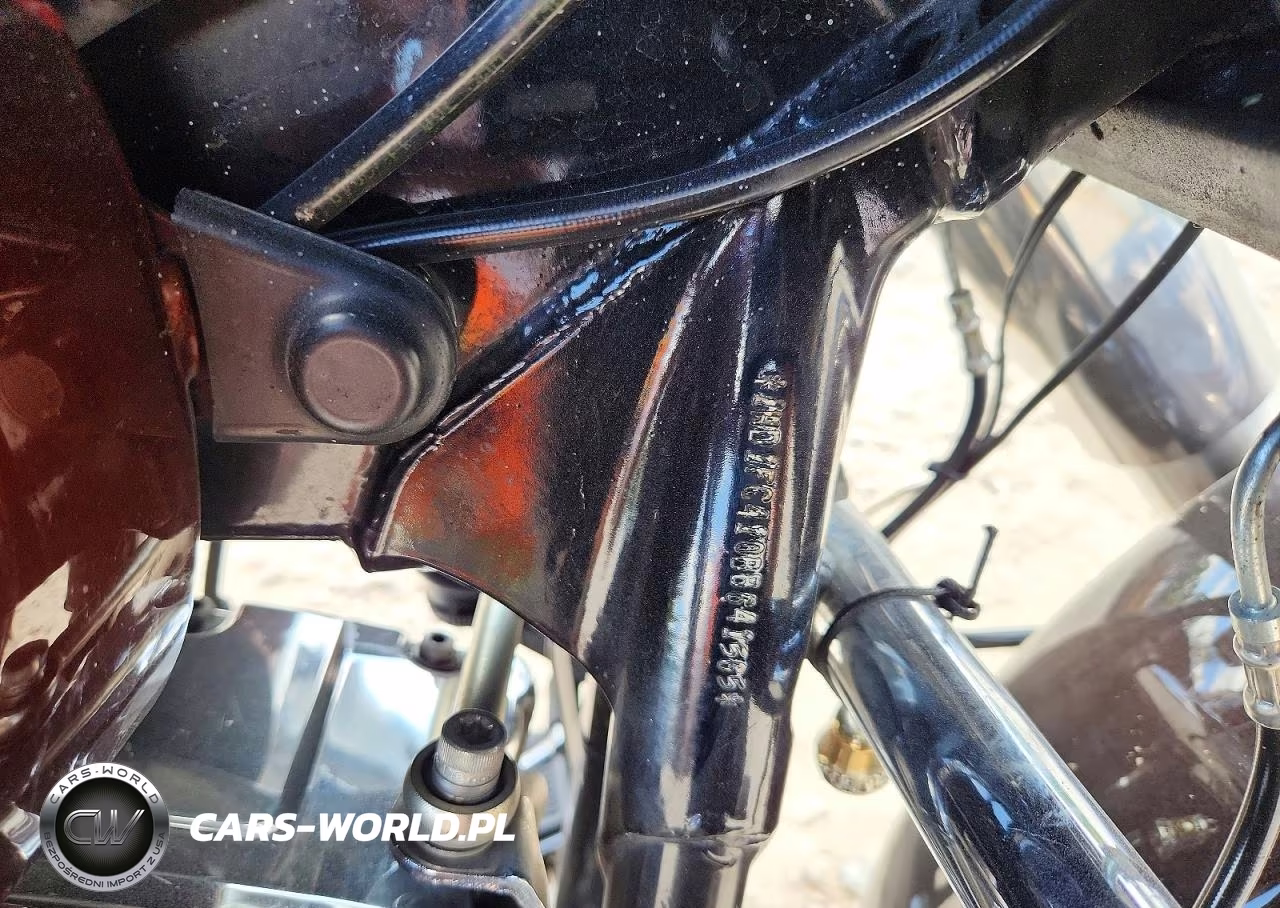 2011 Harley Davidson Flhtcu VIN:1HD1FC410BB641565 - 9