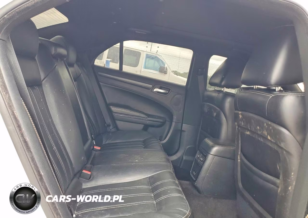 2015 Chrysler 300 S VIN:2C3CCABG7FH786960 - 10