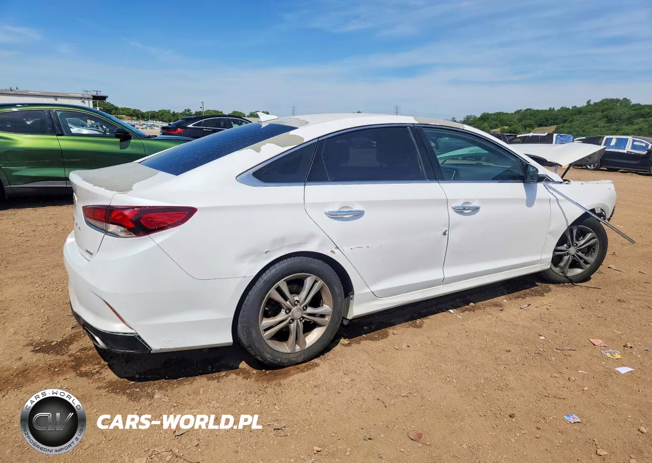 2018 Hyundai Sonata Limited VIN:5NPE34AF5JH659168 - 3