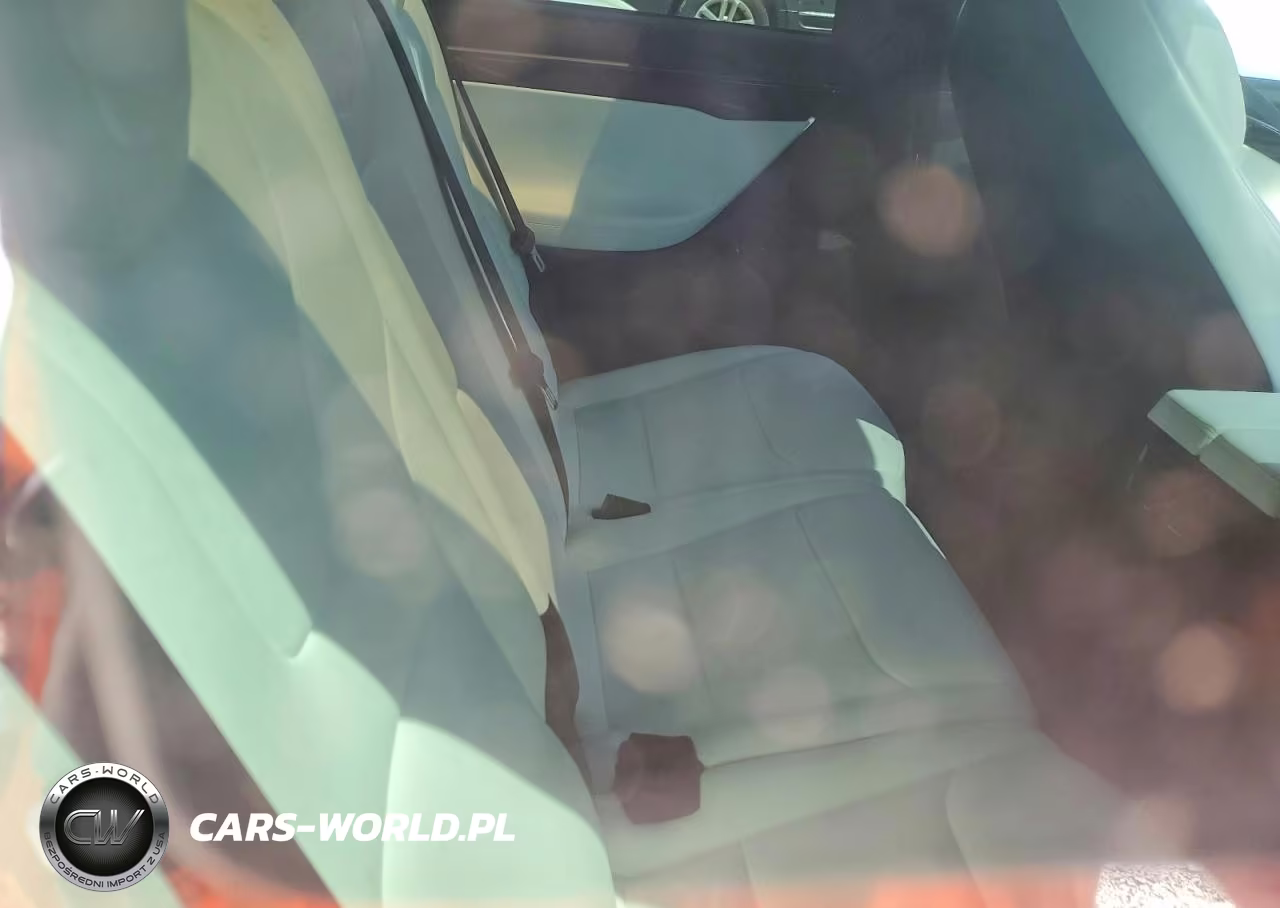 2019 Tesla Model X VIN:5YJXCAE22KF162402 - 11