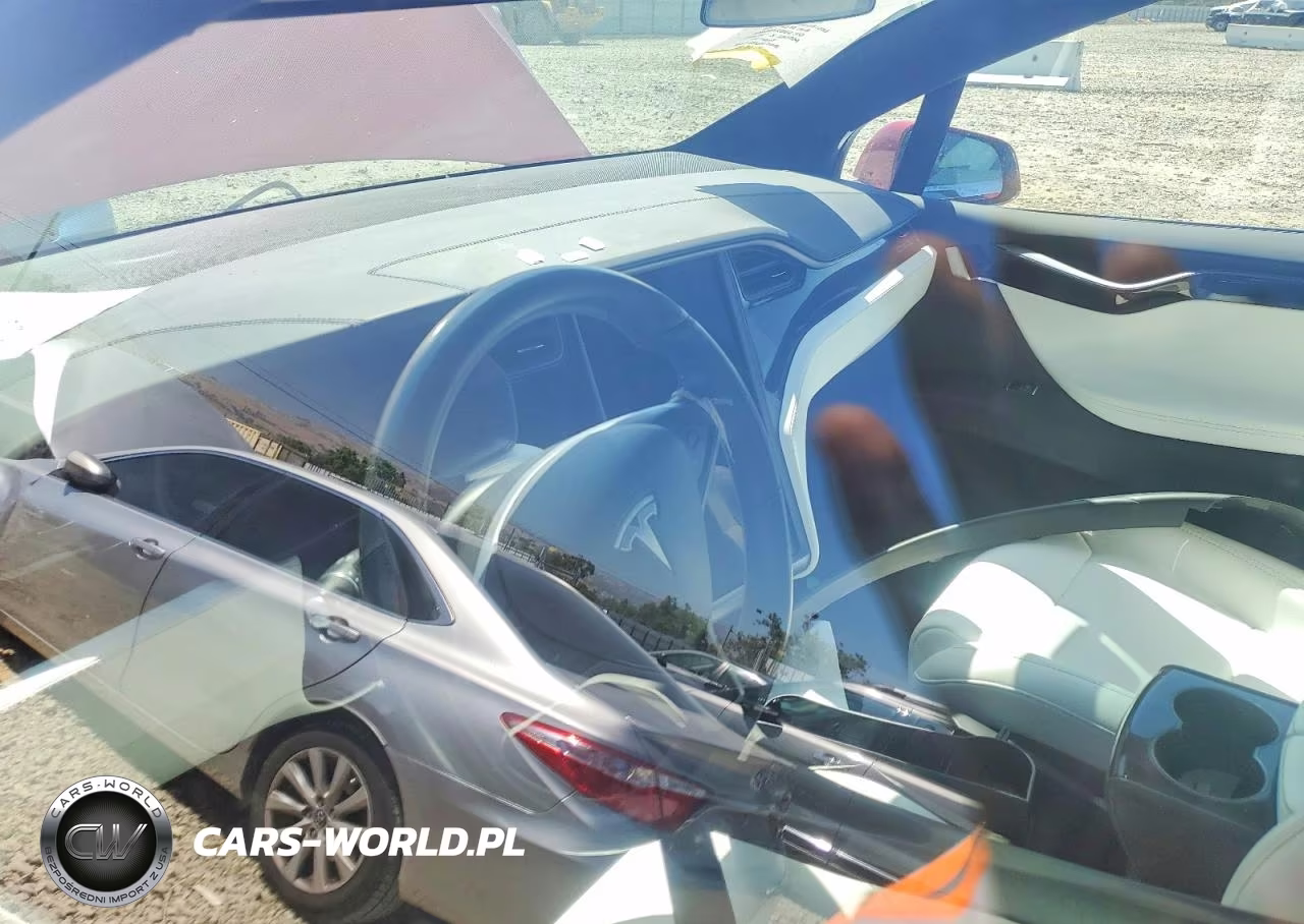 2019 Tesla Model X VIN:5YJXCAE22KF162402 - 9