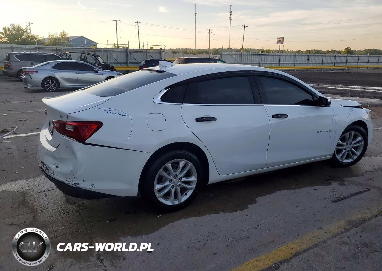 2017 Chevrolet Malibu Lt VIN:1G1ZE5ST2HF223168 - 3