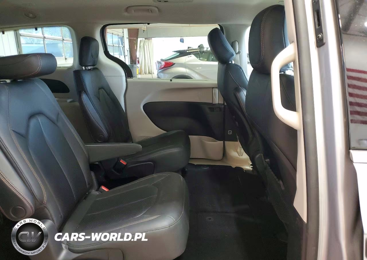2020 Chrysler Pacifica Touring L VIN:2C4RC1BG5LR112110 - 11